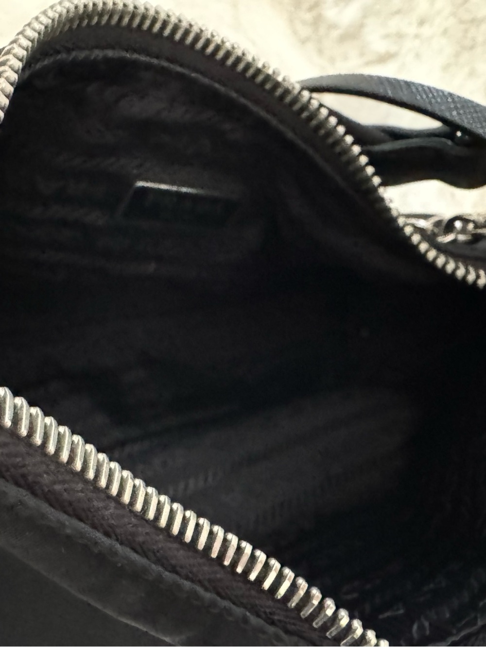 Prada Re-Edition 2005 Re-Nylon bag - Picture 11 of 15